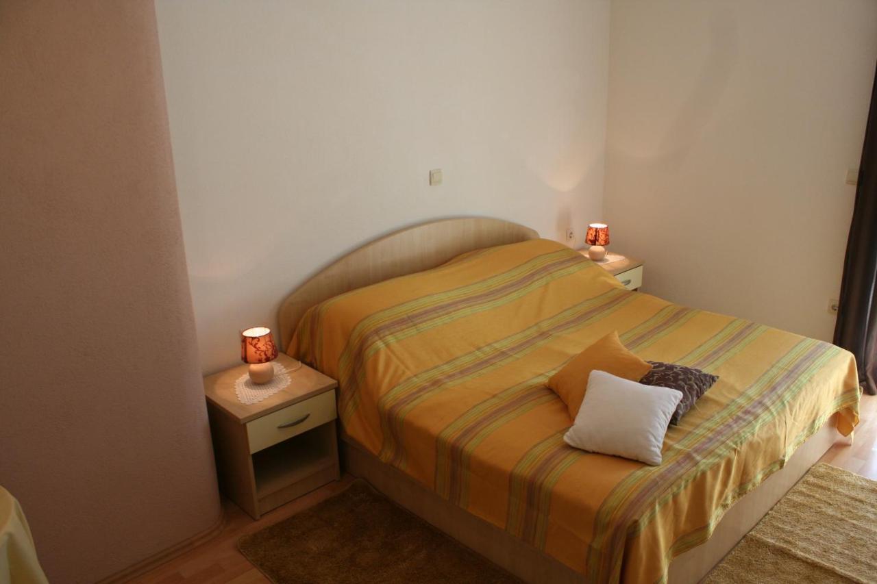 Rooms & Apartments Villa Anka Tučepi Zimmer foto